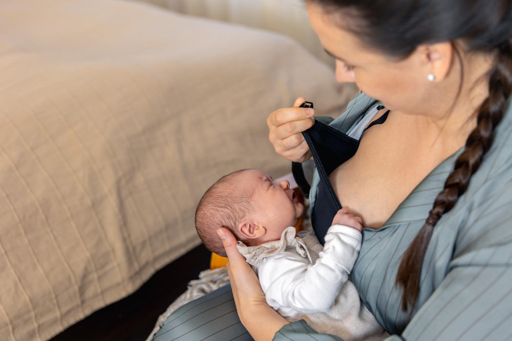 6 Signs of Low Breast Milk Supply and Effective Ways to Increase It