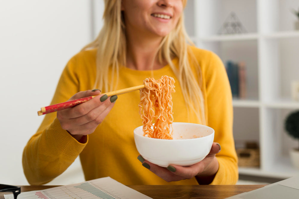 apakah ibu menyusui boleh makan mie instan