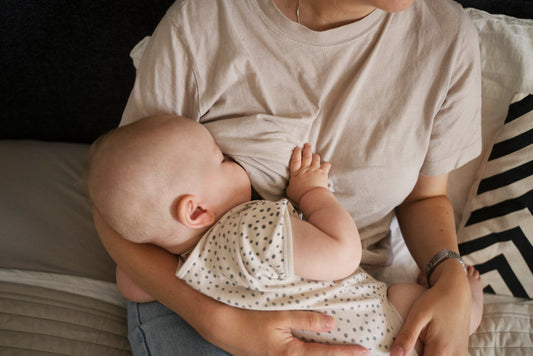 bayi tidak mau lepas dari nenen