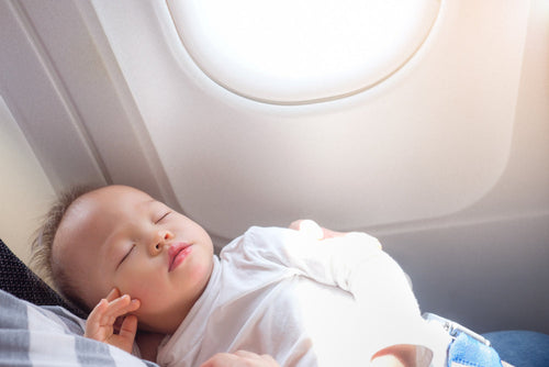 umur berapa bayi bisa naik pesawat