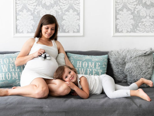 Apakah Ibu Hamil Boleh Menyusui Bayi