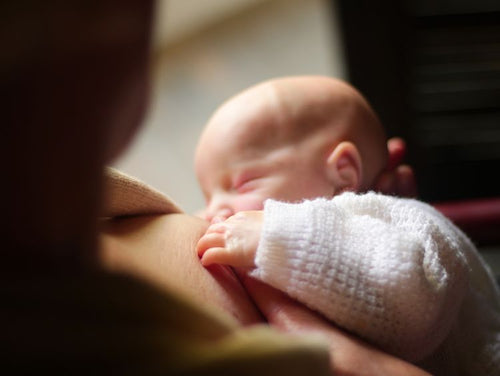  cara-memberi-asi-pada-bayi-baru-lahir