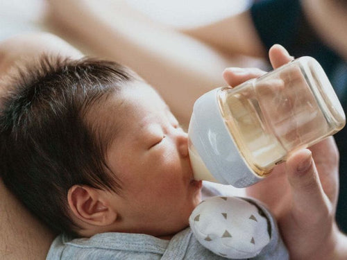 A Guide to Choosing the Right Baby Nipple: Safe, Comfortable, and Age-Appropriate