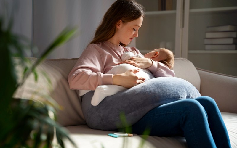 Panduan Lengkap Frekuensi Menyusui Bayi Berdasarkan Usia