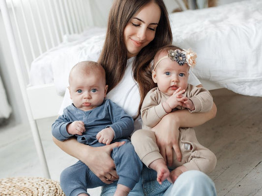 Ibu Menyusui 2 Bayi